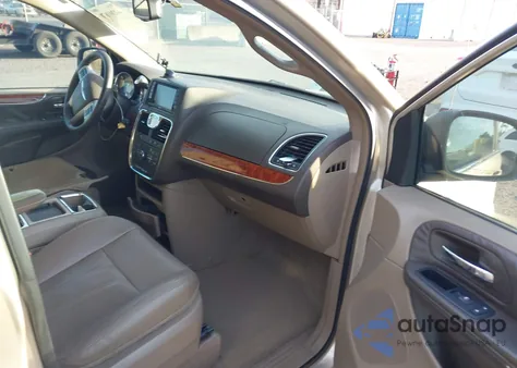 2014 Chrysler Town & Country Touring z USA, uszkodzony, nr VIN 2C4RC1BGXER207149